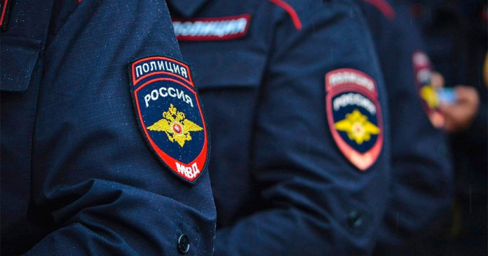 В Москве сотрудник «Пятерочки» избил ремнем парня и девушку