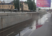 В Северной столице после мощного ливня салон одного из автобусов был затоплен. Инцидент произошел 5 июля, сообщает Telegram-канал «78 | НОВОСТИ»