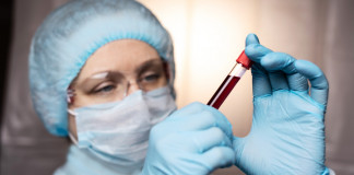 Петербургскому Комитету по здравоохранению по-прежнему не удается взять под контроль распространение коронавируса. По мнению СМИ, чиновники даже не пытаются