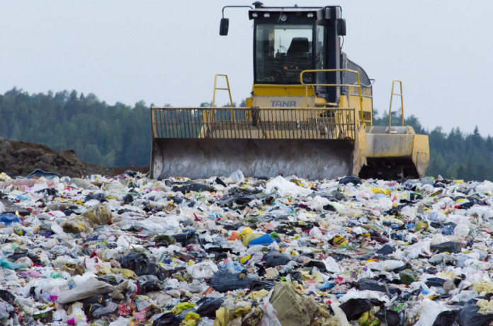 Российский экологический оператор заключил 79 соглашений с 26 регионами о продлении срока эксплуатации устаревших мусорных полигонов. Как сообщили в пресс-с