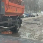 Миллиарды рублей, выделяемые на ремонт дорог в Ярославской области, не меняют ситуацию к лучшему. Местные жители уже давно прозвали даже областной центр «го