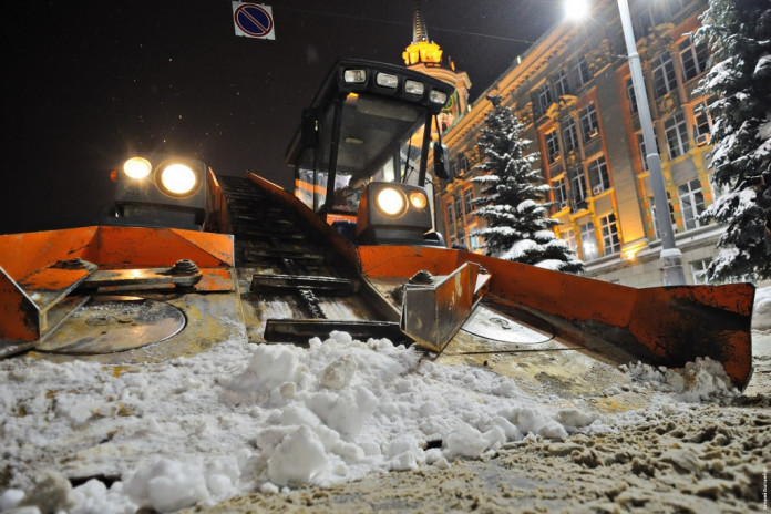 Качественная уборка снега в Санкт-Петербурге зависит исключительно от руководства города. Чиновники Смольного должны не только знать, но и выполнять свои об
