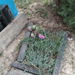 В Кабардино-Балкарии задержан подозреваемый в осквернении 26 могил. Мужчина валил и переворачивал памятники и надгробные плиты на кладбище