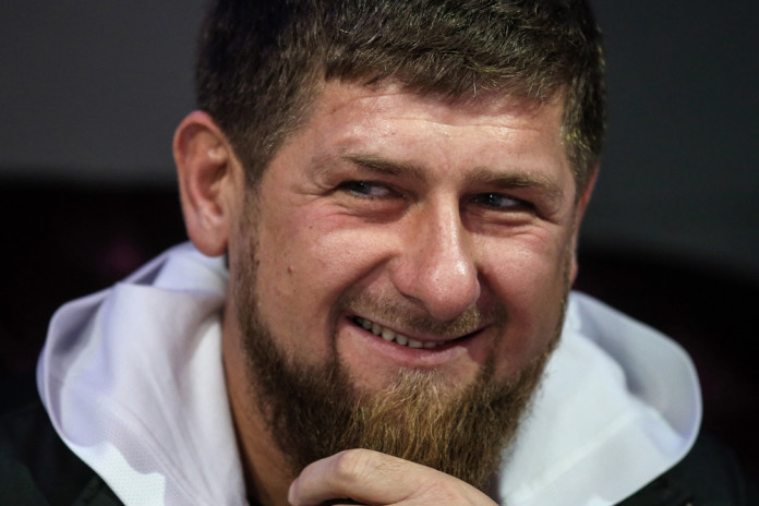 Глава Чечни Рамзан Кадыров рассказал, что отпустил бороду на время проведения спецоперации. Это он объяснил президенту РФ Владимиру Путину