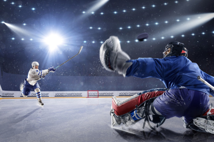 Вице-губернатор Петербурга Борис Пиотровский сообщил, что первый хоккейный матч на «СКА Арене» состоится уже осенью этого года. Жители Петербурга не верят в
