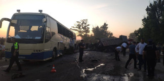 После массового ДТП с пассажирским автобусом глава Дагестана Сергей Меликов поручил оказать материальную помощь семьям погибших и