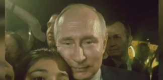 Школьница из Дербента Фатима Тагирова стала знаменитостью после того, как ей удалось сфотографироваться с президентом России Владимиром Путиным