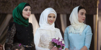 В Чечне утвердили обязательные правила проведения свадебных торжеств. Итоговый документ состоит из 14 пунктов, которые рассказывают, как именно