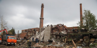 После взрыва, который произошел в Сергиевом посаде Московской области, в числе пропавших без вести остаются восемь человек. Об этом со ссылкой