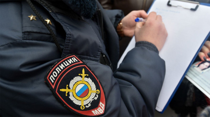 В Ярославской области полиция задержала экс-бухгалтера, которая ранее была связана с арестованным политиком Олегом Митволем. Женщину подозревают в хищении с