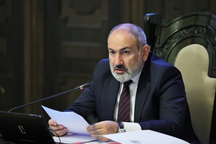 Армения не участвовала в формировании текста заявления Нагорно-Карабахской республики о прекращении огня и роспуске армии, заявил премьер-министр Армении Ни