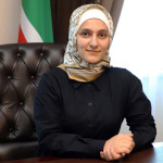 На расширенном совещании в правительстве Чечни председатель кабмина республики Муслим Хучиев озвучил предложение назначить дочь руководителя региона Рамзана