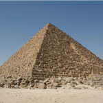 В Египте начинается масштабный проект по восстановлению пирамиды Менкаура, самой маленькой из трех Великих пирамид Гизы. Проект, который назвали «проектом в