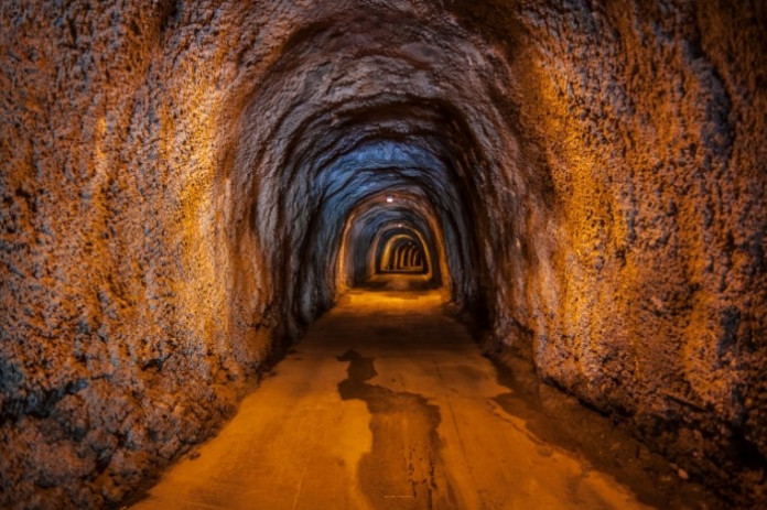 Под Чуркинским монастырем, расположенным в Володарском районе Астраханской области, были обнаружены огромные подземные тоннели. Об этом сообщил эфире «Радио